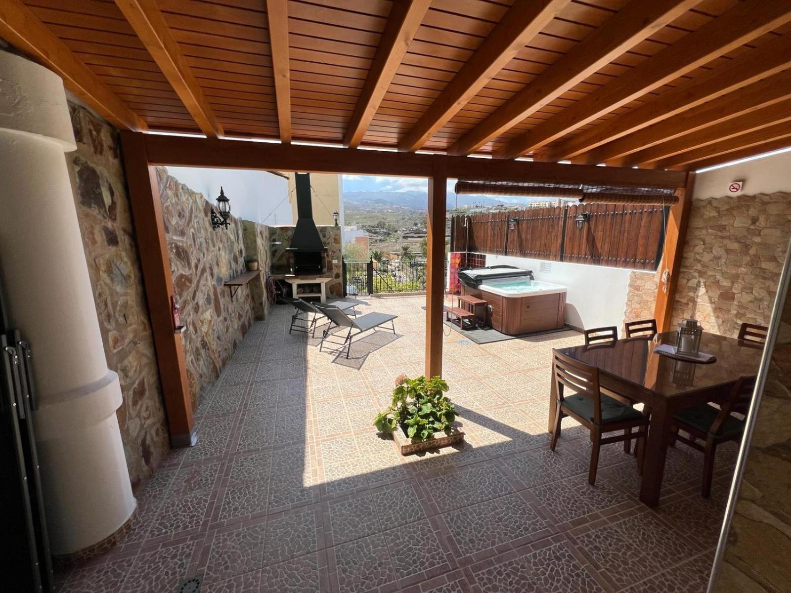 Casa Amelia - Exclusiva Con Jacuzzi En Telde Дом отдыха